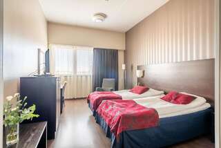 Отель Hotelli Raahen Hovi Раахе Двухместный номер с 2 отдельными кроватями-1