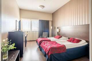 Отель Hotelli Raahen Hovi Раахе Двухместный номер с 2 отдельными кроватями-4