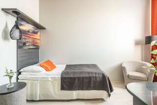 Отель Hotelli Raahen Hovi Раахе Улучшенный двухместный номер с 2 отдельными кроватями-2